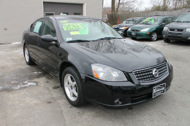 2005 Nissan Altima Pickupslt Quad Cab SWB 4WD 4x4 Truck