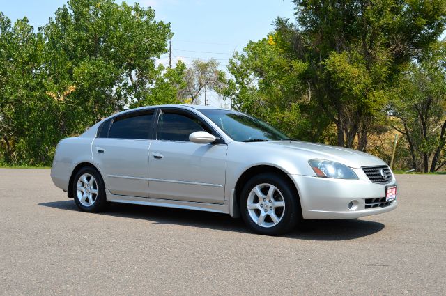 2005 Nissan Altima Pickupslt Quad Cab SWB 4WD 4x4 Truck