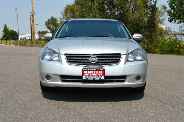 2005 Nissan Altima Pickupslt Quad Cab SWB 4WD 4x4 Truck