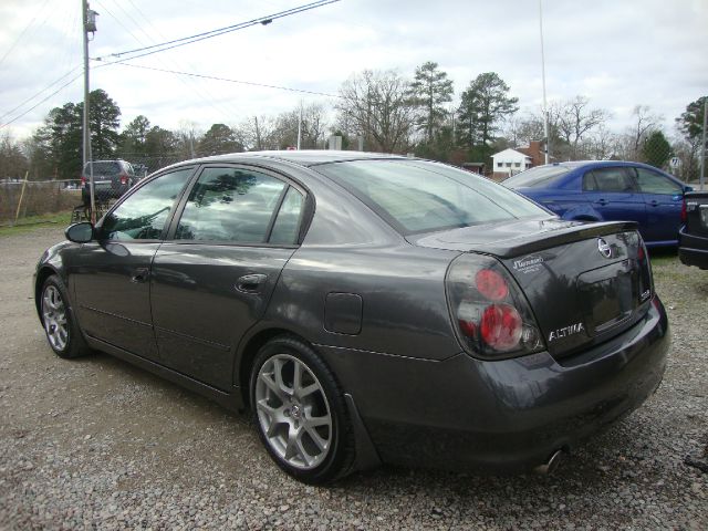 2005 Nissan Altima Crew Cab Standard Box 4-wheel Drive SLE