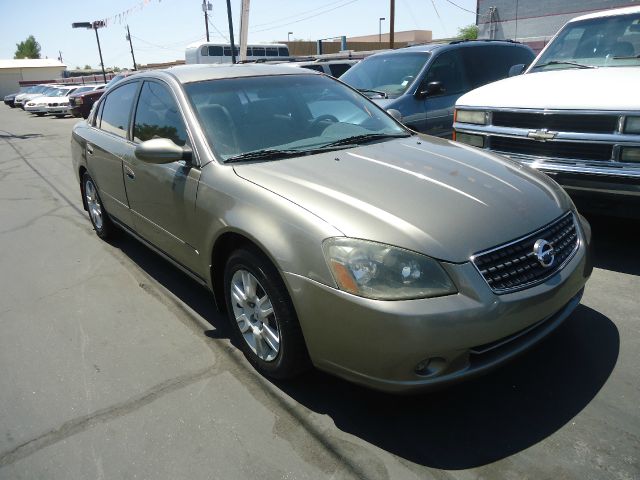 2005 Nissan Altima Pickupslt Quad Cab SWB 4WD 4x4 Truck