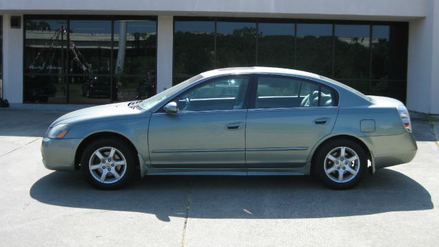 2005 Nissan Altima Pickupslt Quad Cab SWB 4WD 4x4 Truck