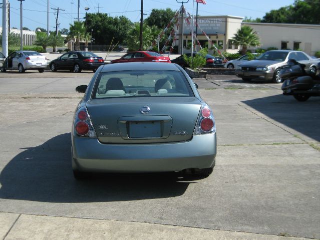 2005 Nissan Altima Pickupslt Quad Cab SWB 4WD 4x4 Truck