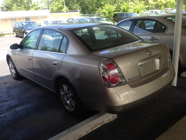 2005 Nissan Altima SLT Quad Cab 2WD