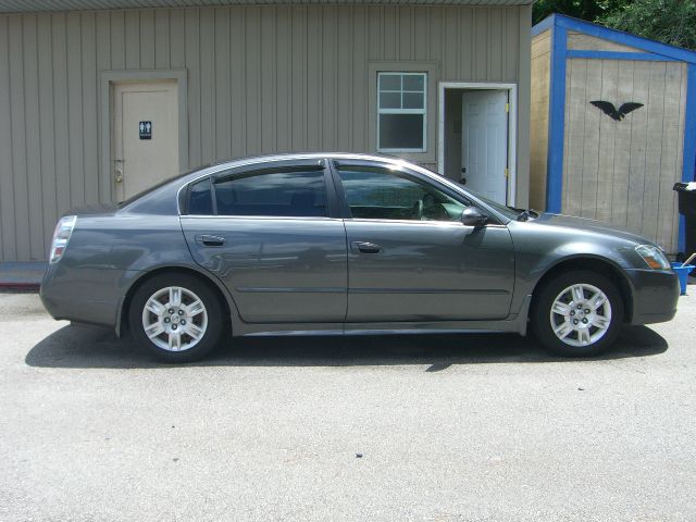 2005 Nissan Altima Pickupslt Quad Cab SWB 4WD 4x4 Truck