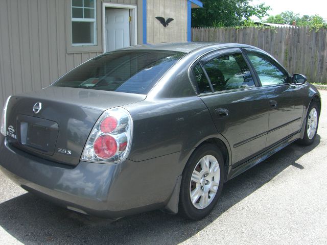 2005 Nissan Altima Pickupslt Quad Cab SWB 4WD 4x4 Truck