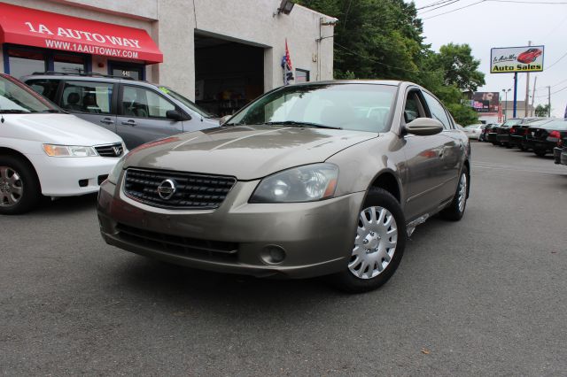 2005 Nissan Altima Pickupslt Quad Cab SWB 4WD 4x4 Truck