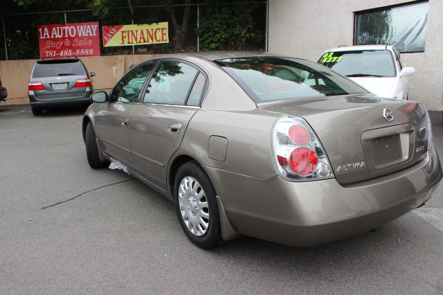 2005 Nissan Altima Pickupslt Quad Cab SWB 4WD 4x4 Truck