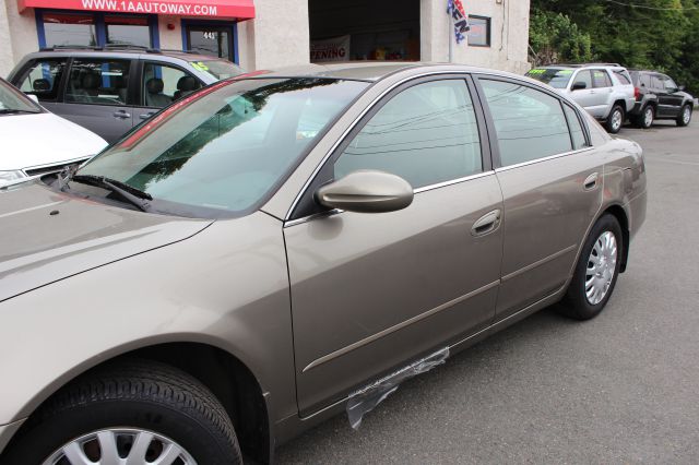 2005 Nissan Altima Pickupslt Quad Cab SWB 4WD 4x4 Truck