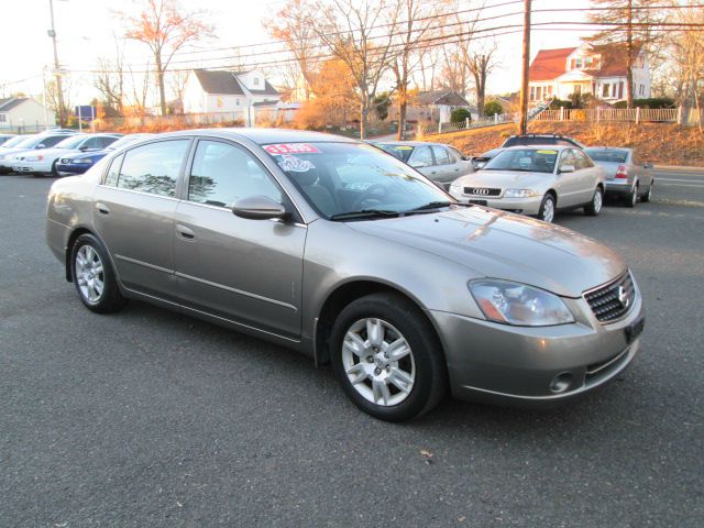 2005 Nissan Altima Pickupslt Quad Cab SWB 4WD 4x4 Truck