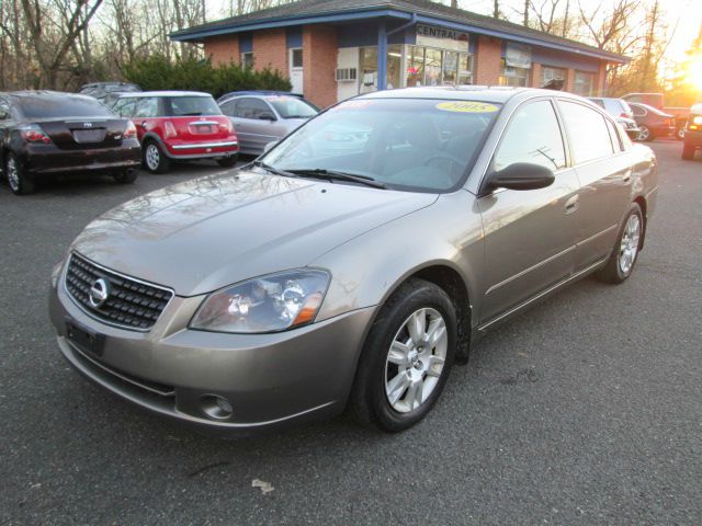 2005 Nissan Altima Pickupslt Quad Cab SWB 4WD 4x4 Truck