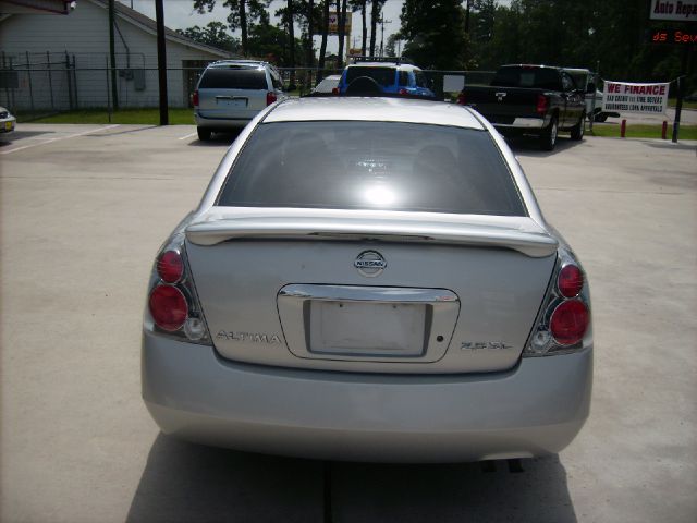 2005 Nissan Altima SLT Quad Cab 2WD