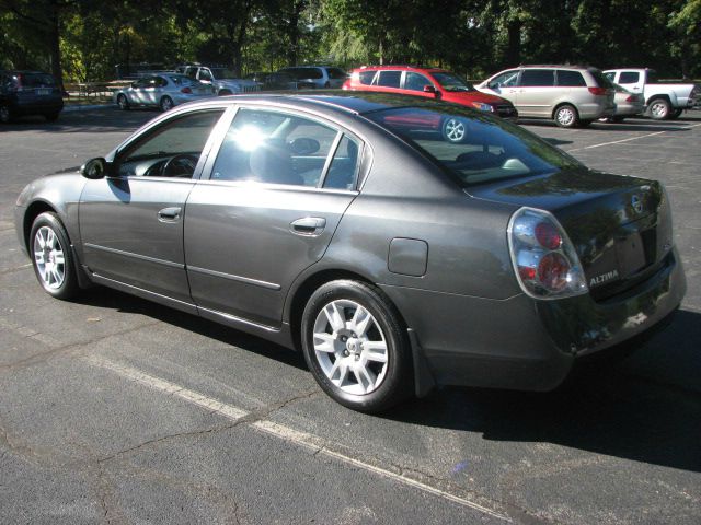 2005 Nissan Altima Pickupslt Quad Cab SWB 4WD 4x4 Truck