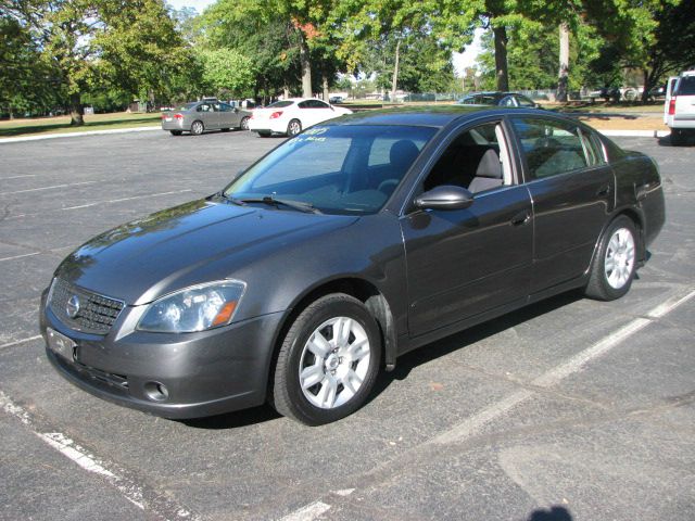 2005 Nissan Altima Pickupslt Quad Cab SWB 4WD 4x4 Truck