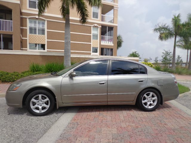 2005 Nissan Altima Pickupslt Quad Cab SWB 4WD 4x4 Truck