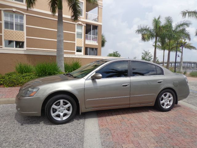 2005 Nissan Altima Pickupslt Quad Cab SWB 4WD 4x4 Truck