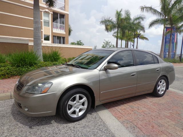 2005 Nissan Altima Pickupslt Quad Cab SWB 4WD 4x4 Truck