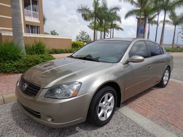 2005 Nissan Altima Pickupslt Quad Cab SWB 4WD 4x4 Truck