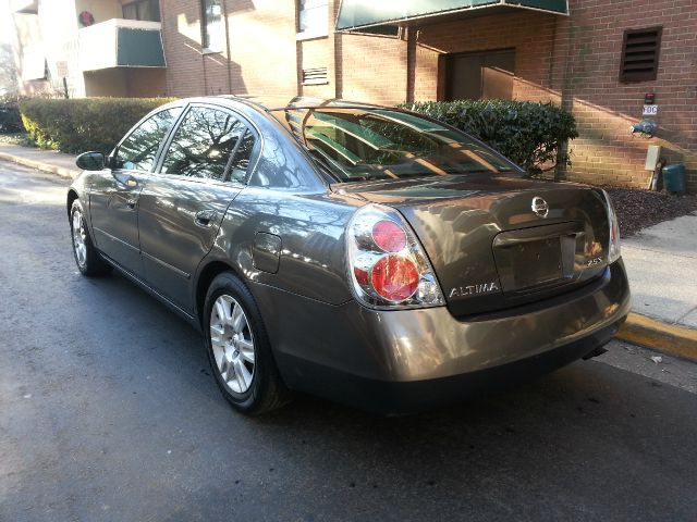 2005 Nissan Altima Pickupslt Quad Cab SWB 4WD 4x4 Truck