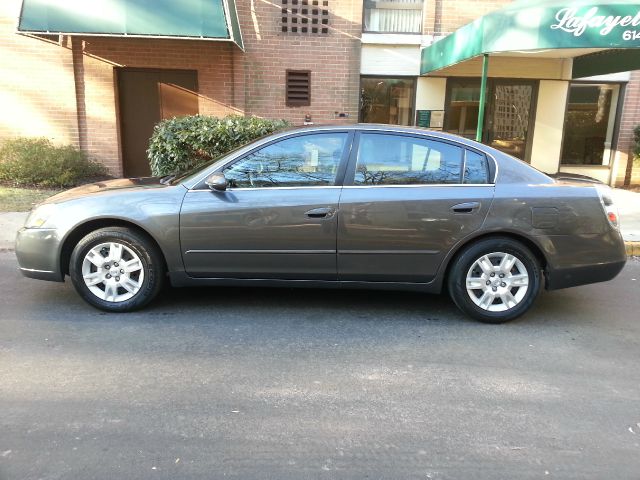 2005 Nissan Altima Pickupslt Quad Cab SWB 4WD 4x4 Truck