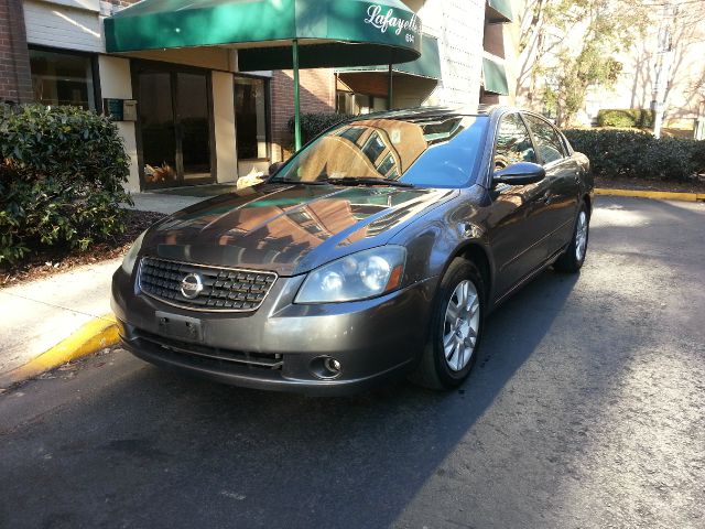 2005 Nissan Altima Pickupslt Quad Cab SWB 4WD 4x4 Truck