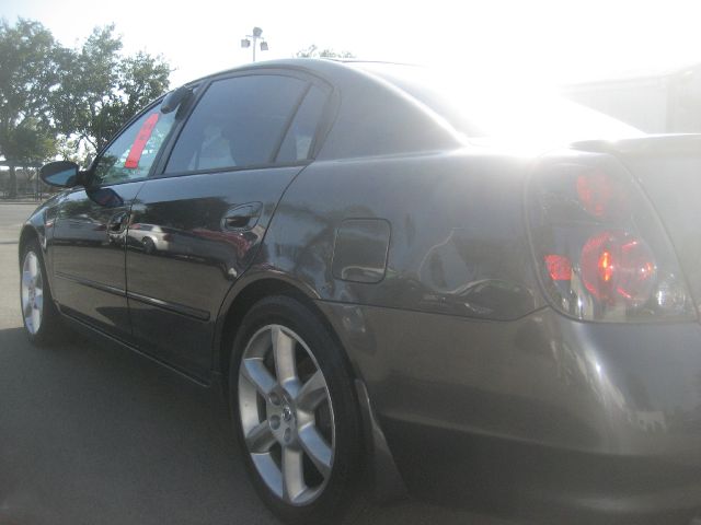 2005 Nissan Altima Crew Cab Standard Box 4-wheel Drive SLE