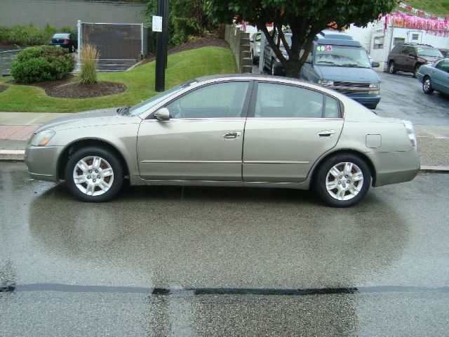 2005 Nissan Altima Pickupslt Quad Cab SWB 4WD 4x4 Truck
