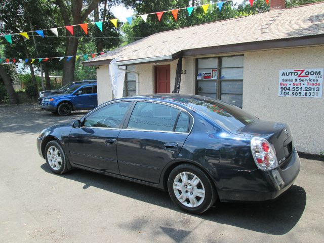 2005 Nissan Altima LS NICE