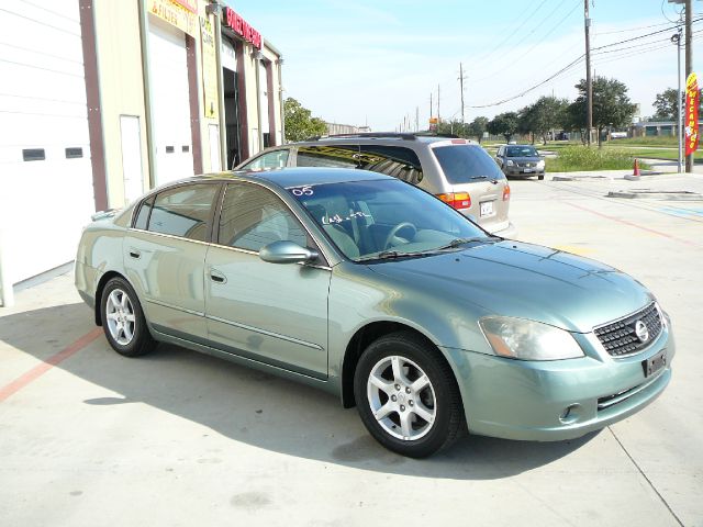 2005 Nissan Altima Pickupslt Quad Cab SWB 4WD 4x4 Truck