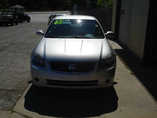 2005 Nissan Altima Pickupslt Quad Cab SWB 4WD 4x4 Truck