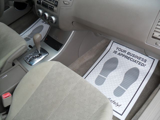 2005 Nissan Altima Pickupslt Quad Cab SWB 4WD 4x4 Truck