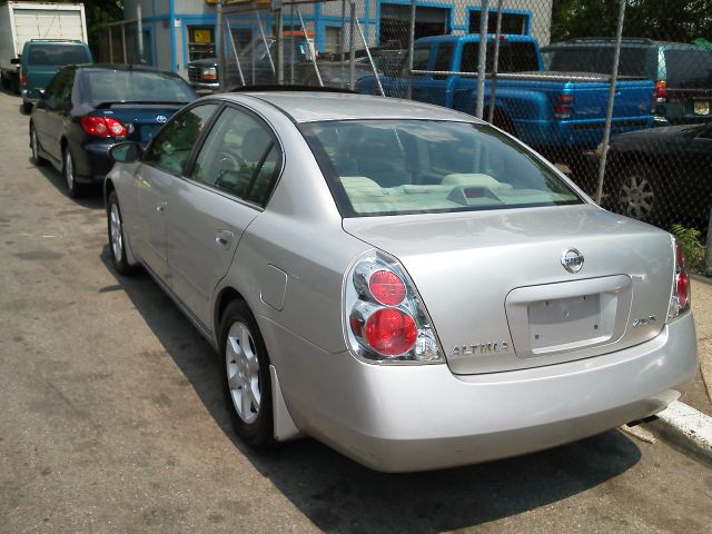2005 Nissan Altima Pickupslt Quad Cab SWB 4WD 4x4 Truck