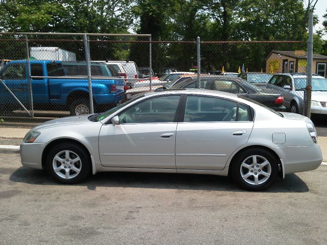 2005 Nissan Altima Pickupslt Quad Cab SWB 4WD 4x4 Truck