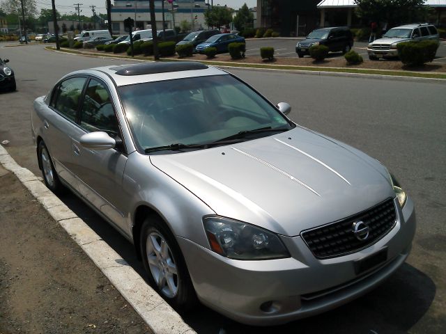 2005 Nissan Altima Pickupslt Quad Cab SWB 4WD 4x4 Truck