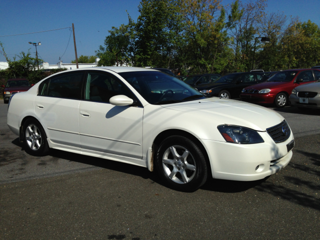 2005 Nissan Altima Pickupslt Quad Cab SWB 4WD 4x4 Truck