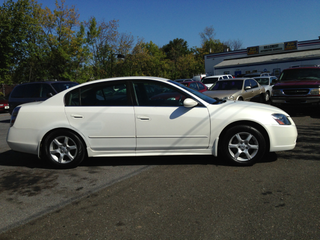 2005 Nissan Altima Pickupslt Quad Cab SWB 4WD 4x4 Truck