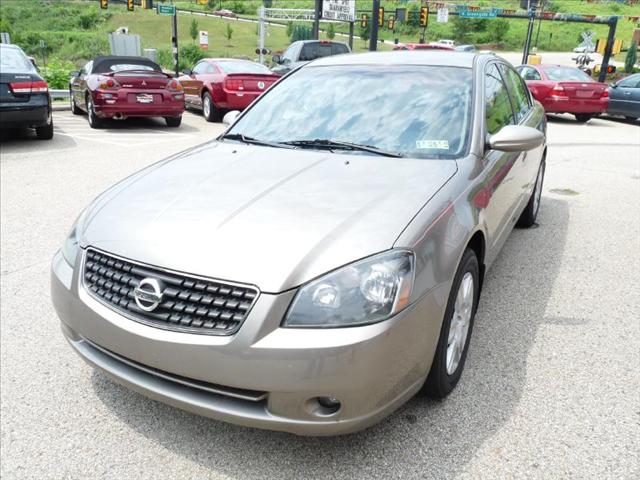 2005 Nissan Altima Ls,reg Cab,stepside
