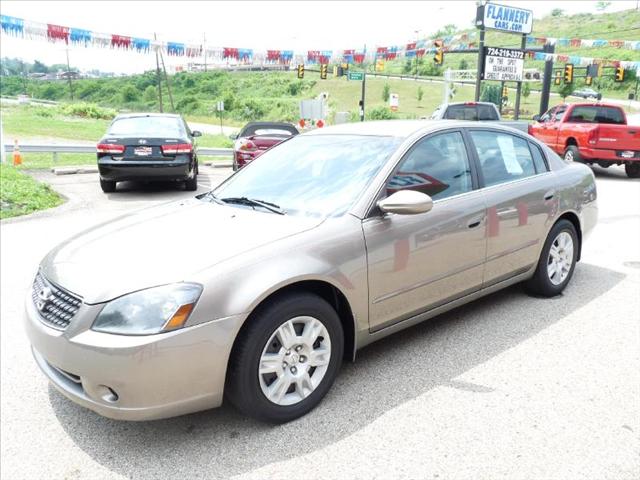 2005 Nissan Altima Ls,reg Cab,stepside