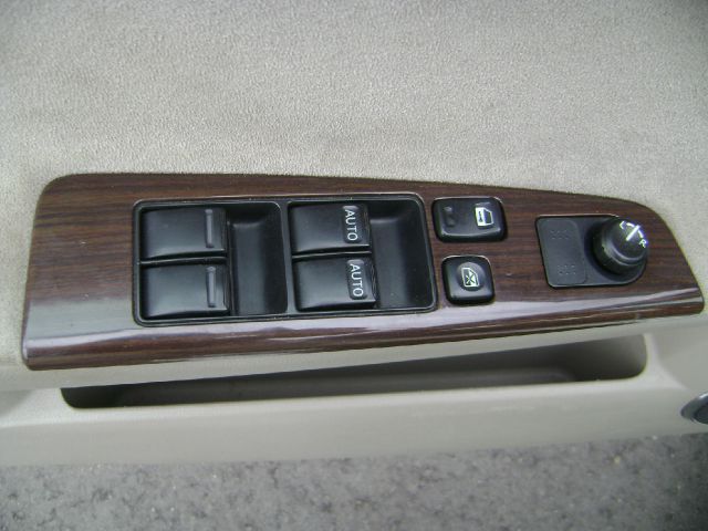 2005 Nissan Altima ST Pickup 4D 5 1/2 Ft