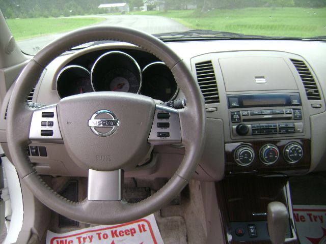 2005 Nissan Altima ST Pickup 4D 5 1/2 Ft