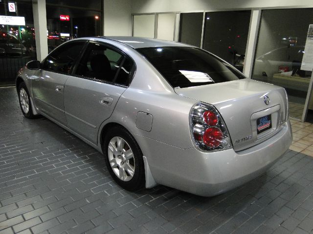 2005 Nissan Altima Pickupslt Quad Cab SWB 4WD 4x4 Truck