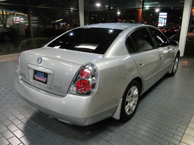 2005 Nissan Altima Pickupslt Quad Cab SWB 4WD 4x4 Truck