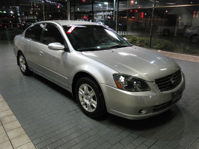 2005 Nissan Altima Pickupslt Quad Cab SWB 4WD 4x4 Truck