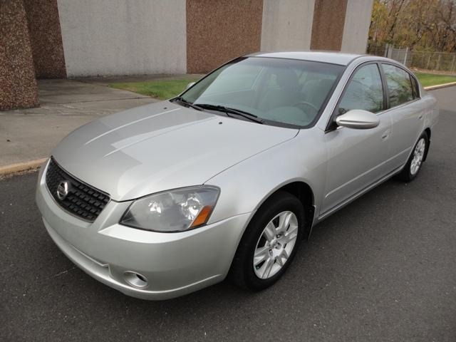 2005 Nissan Altima Pickupslt Quad Cab SWB 4WD 4x4 Truck