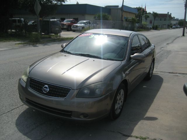 2005 Nissan Altima Pickupslt Quad Cab SWB 4WD 4x4 Truck