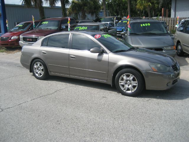 2005 Nissan Altima Pickupslt Quad Cab SWB 4WD 4x4 Truck