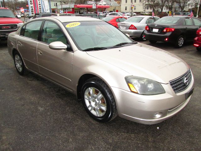 2005 Nissan Altima Pickupslt Quad Cab SWB 4WD 4x4 Truck
