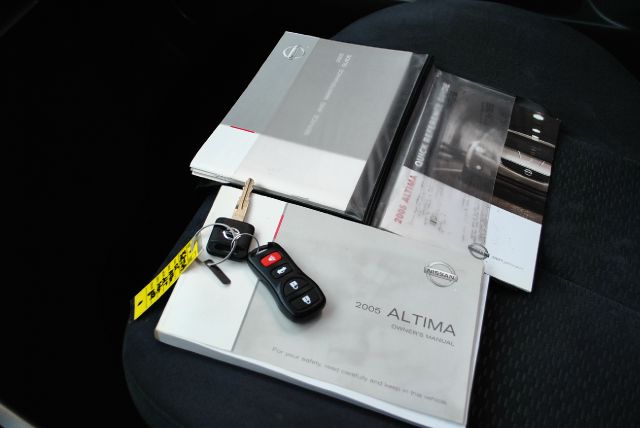 2005 Nissan Altima Pickupslt Quad Cab SWB 4WD 4x4 Truck