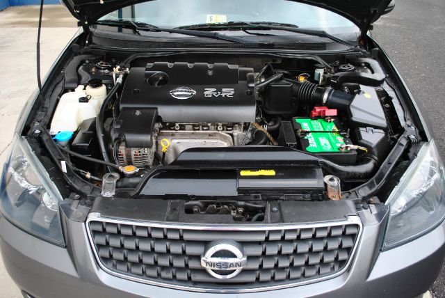 2005 Nissan Altima Pickupslt Quad Cab SWB 4WD 4x4 Truck