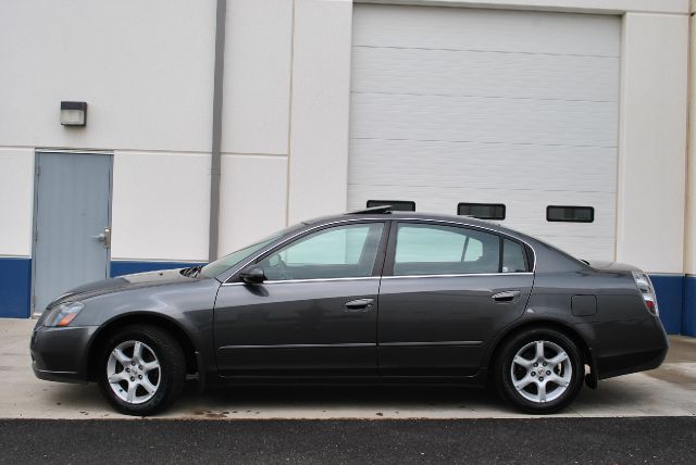 2005 Nissan Altima Pickupslt Quad Cab SWB 4WD 4x4 Truck